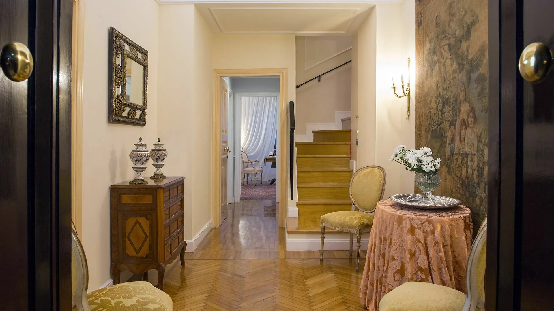 Suite Oriani Rome 3*,