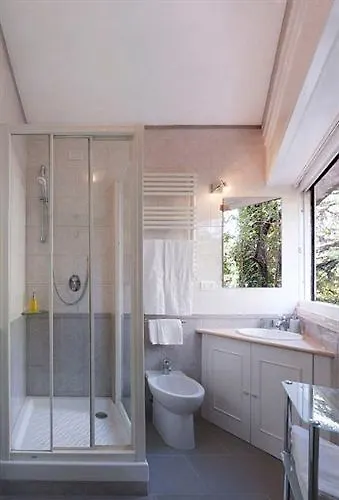 Suite Oriani Róma Panzió